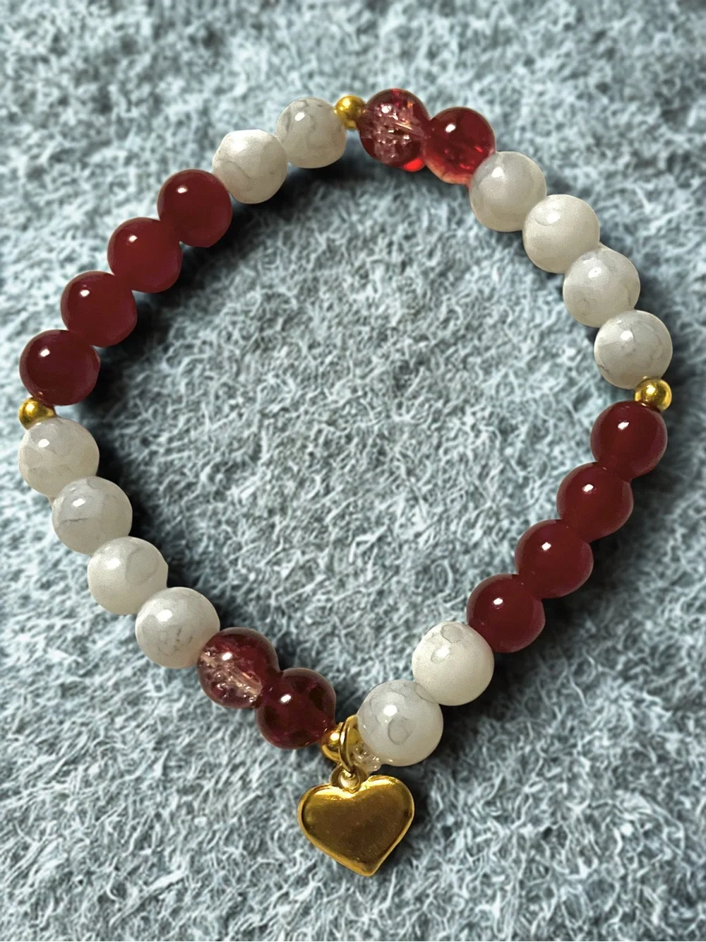 Rubys Queen of hearts handcrafted bracelet - Picture 3 of 4